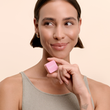 lavera The Cube – Restore & Protect Balm in der Anwendung