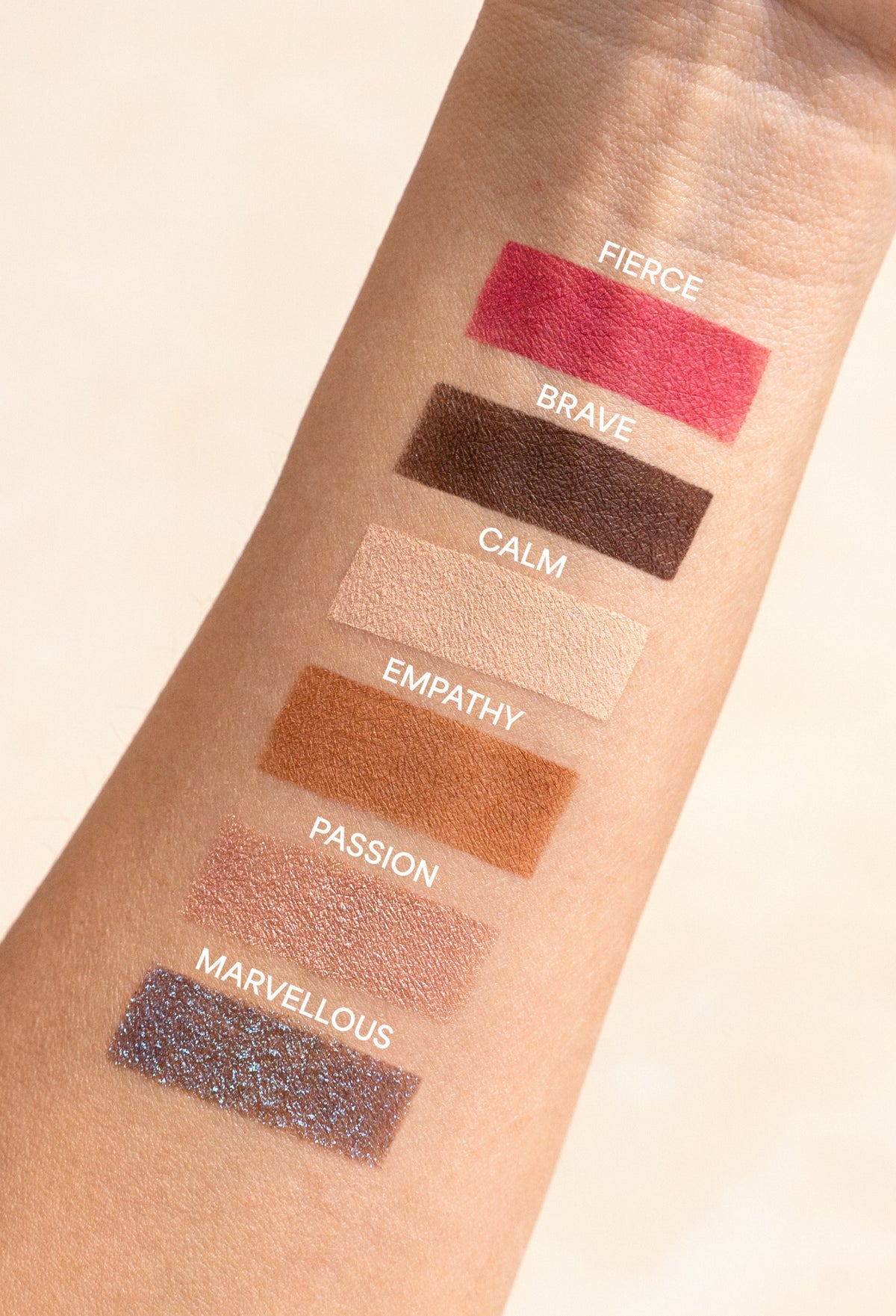 lavera Euphoria Shades in der Anwendung