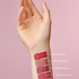 lavera Pure Satin Liquid Lipstick -Sweet Peony 04- in der Anwendung