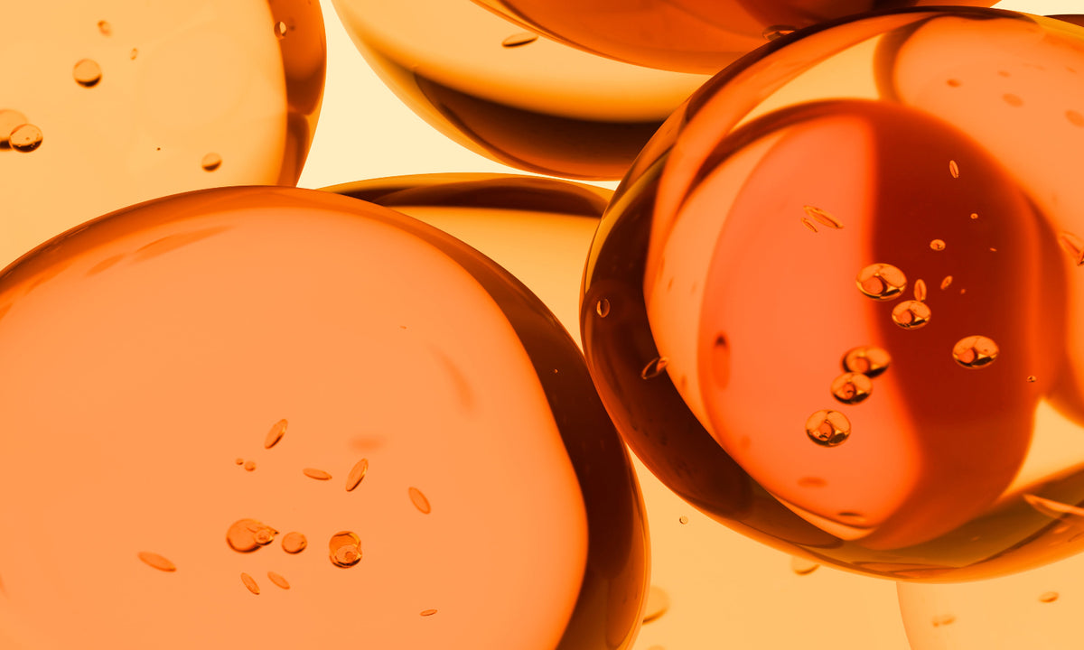 orangene und gelbe Öl Kugeln