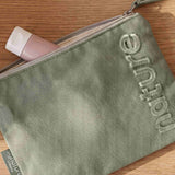 lavera Kosmetiktasche – Sage Green (AI-generated)