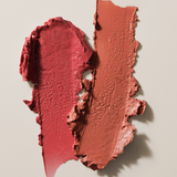 lavera Melting Glow Lipstick -Glazed Honey 02- in der Anwendung