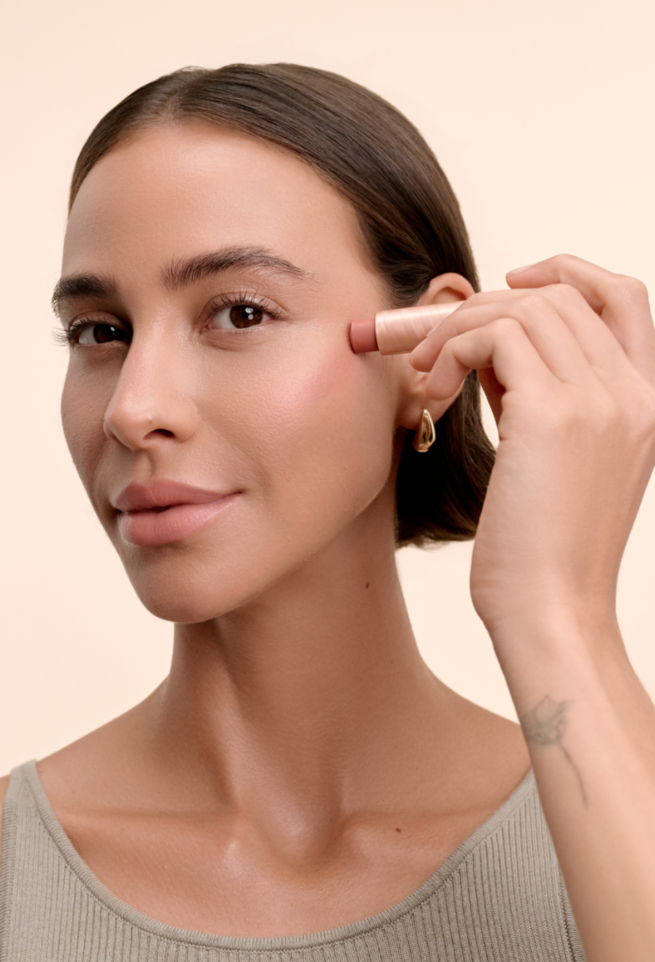 lavera Multi Balm -Rosy Horizon 05- in der Anwendung