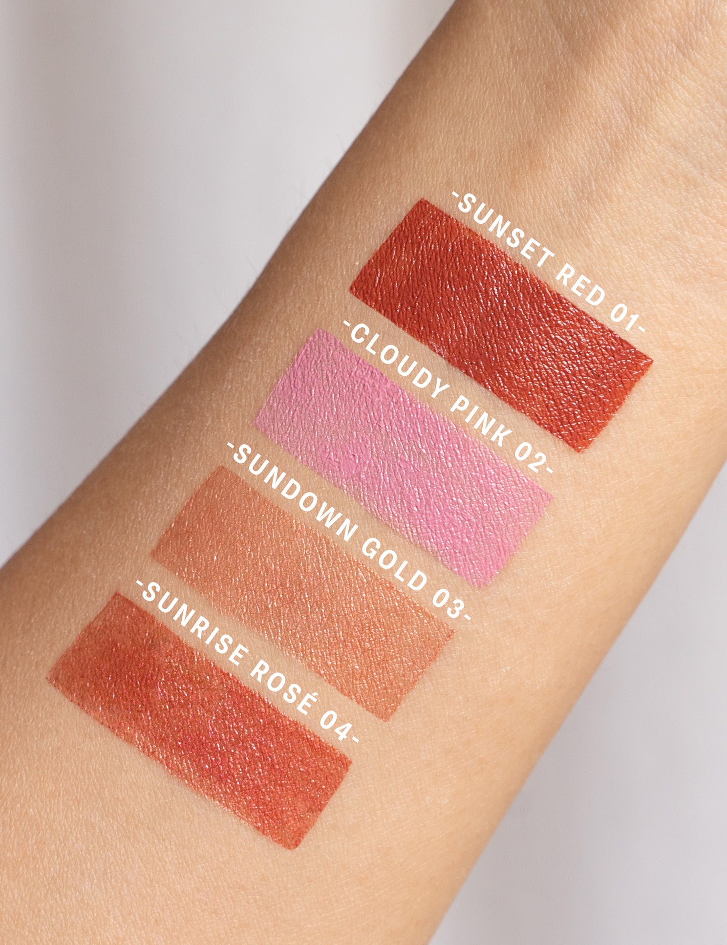 lavera Multi Balm -Sunrise Rosé 04- in der Anwendung