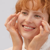 lavera Re-Energizing Sleeping Augenpflege in der Anwendung