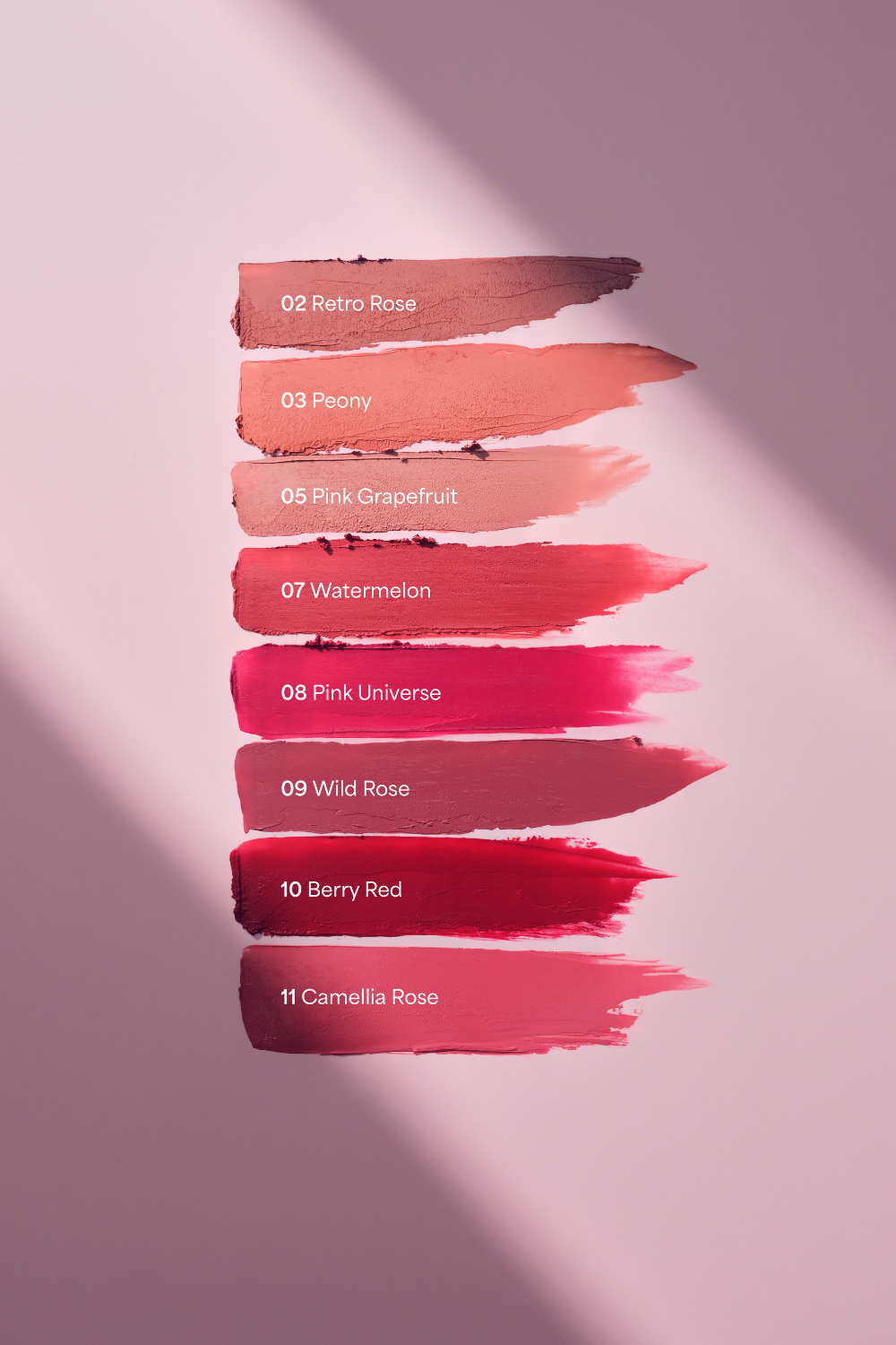 lavera Cream Glow Lipstick -Watermelon 07- in der Anwendung